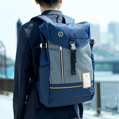 クッション入りポケットも完備！ビジネスにもおすすめリュック◎