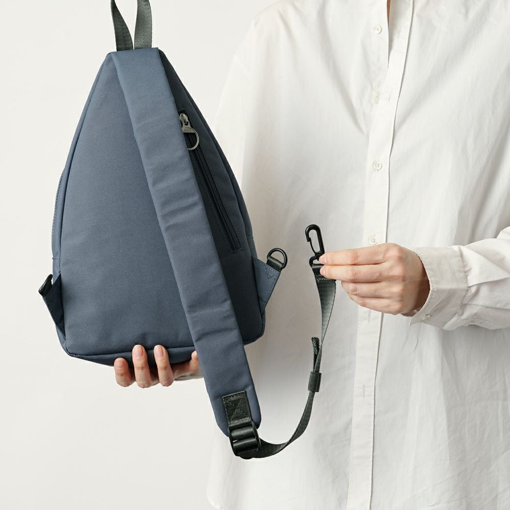 moz(モズ)ユニセックスで使用できるボディバッグ | バッグメーカー直営