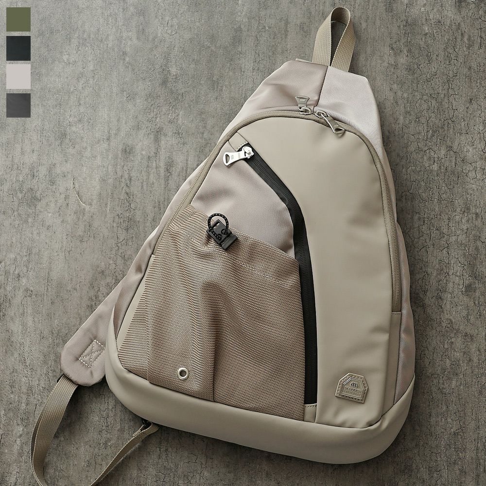 公式]MADDEN EQUIPMENT - メデン イクイップメント ボディバッグ