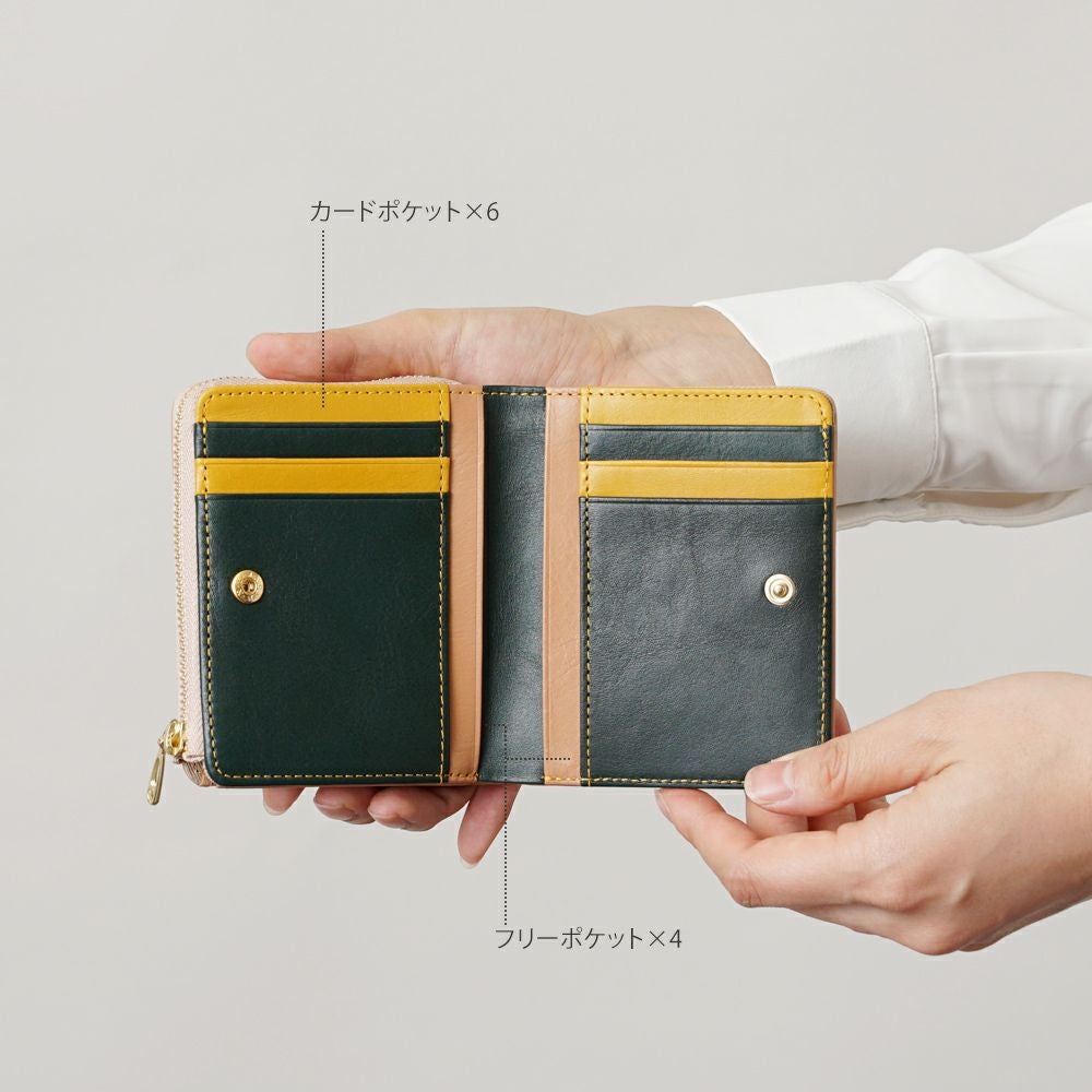 レトロポップな本革のキティちゃんの二つ折り財布